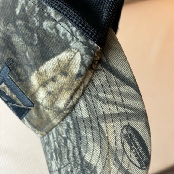 CAT caterpillar camouflage mesh back adjustable hat. One size - Picture 3 of 11